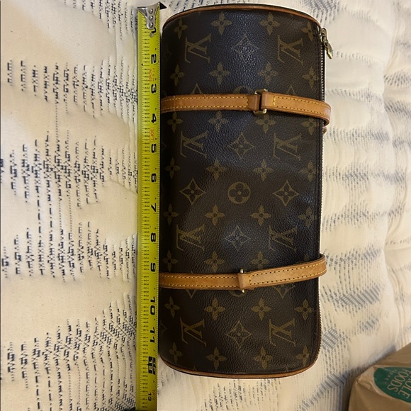 Authentic LOUIS VUITTON
Monogram Papillon - Picture 11 of 11